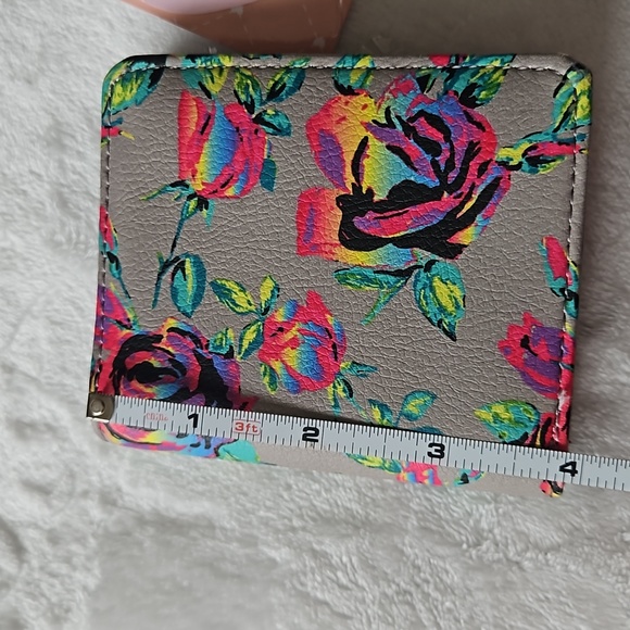 BETSEY JOHNSON Wallet - Picture 6 of 10